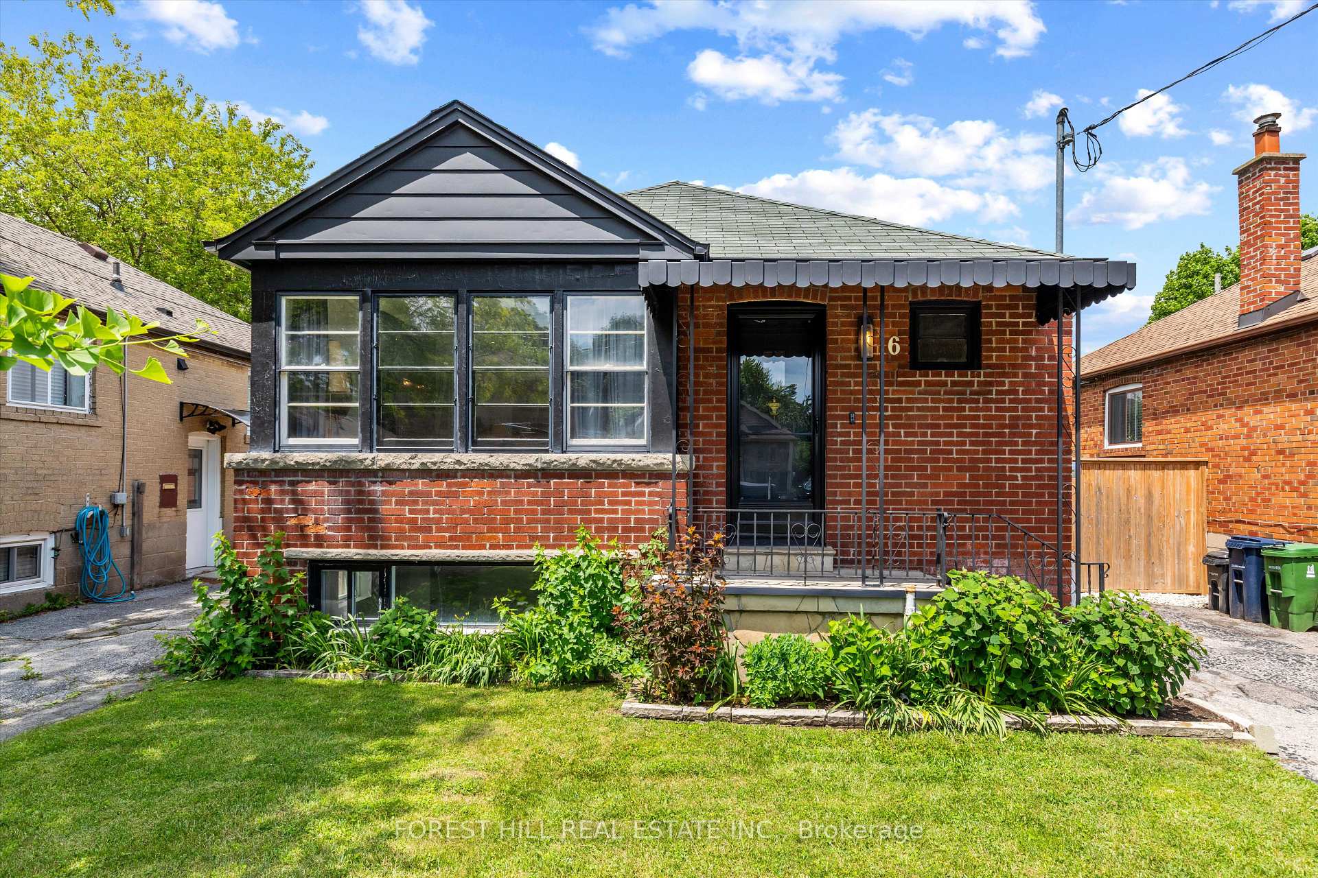 6 Barrett Road, Toronto E03, ON M4B 1V9