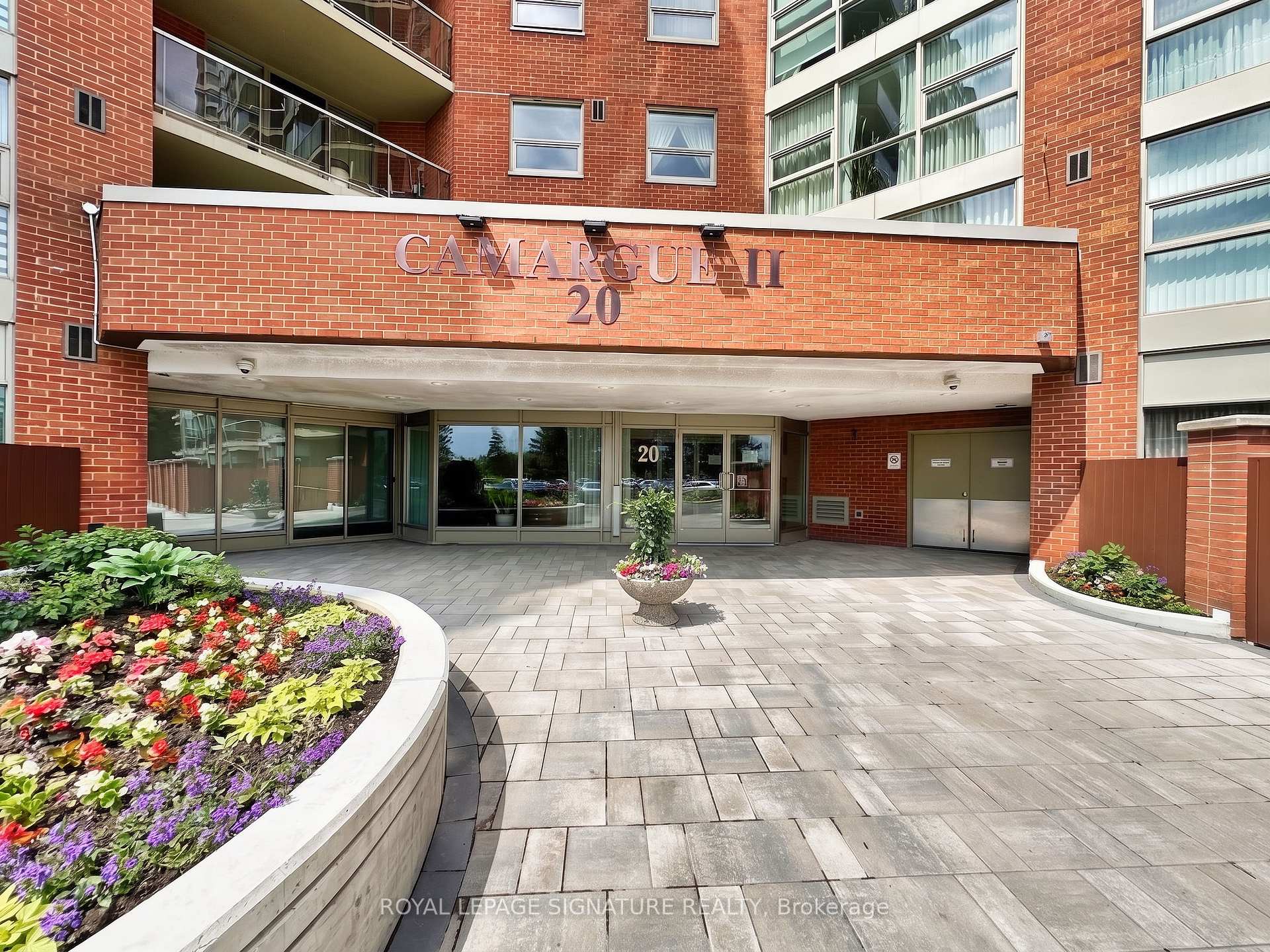 20 Dean Park Road 1103, Toronto E11, ON M1B 3G9