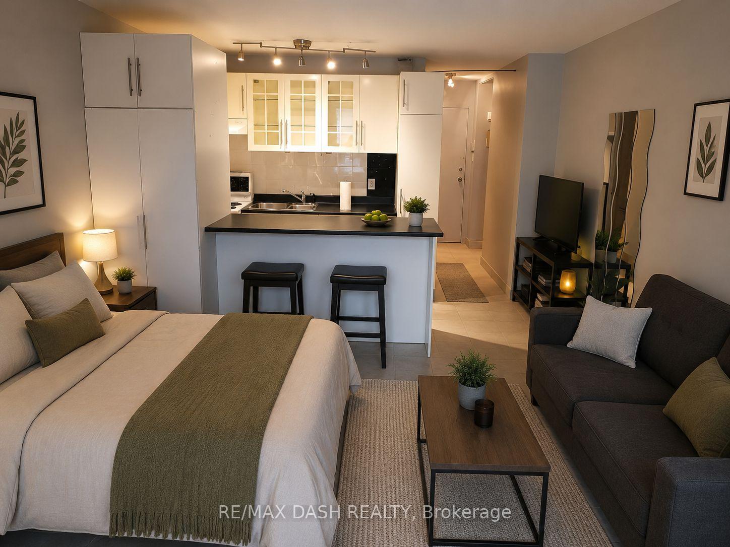 123 Woodbine Avenue 203, Toronto E02, ON M4L 3V8