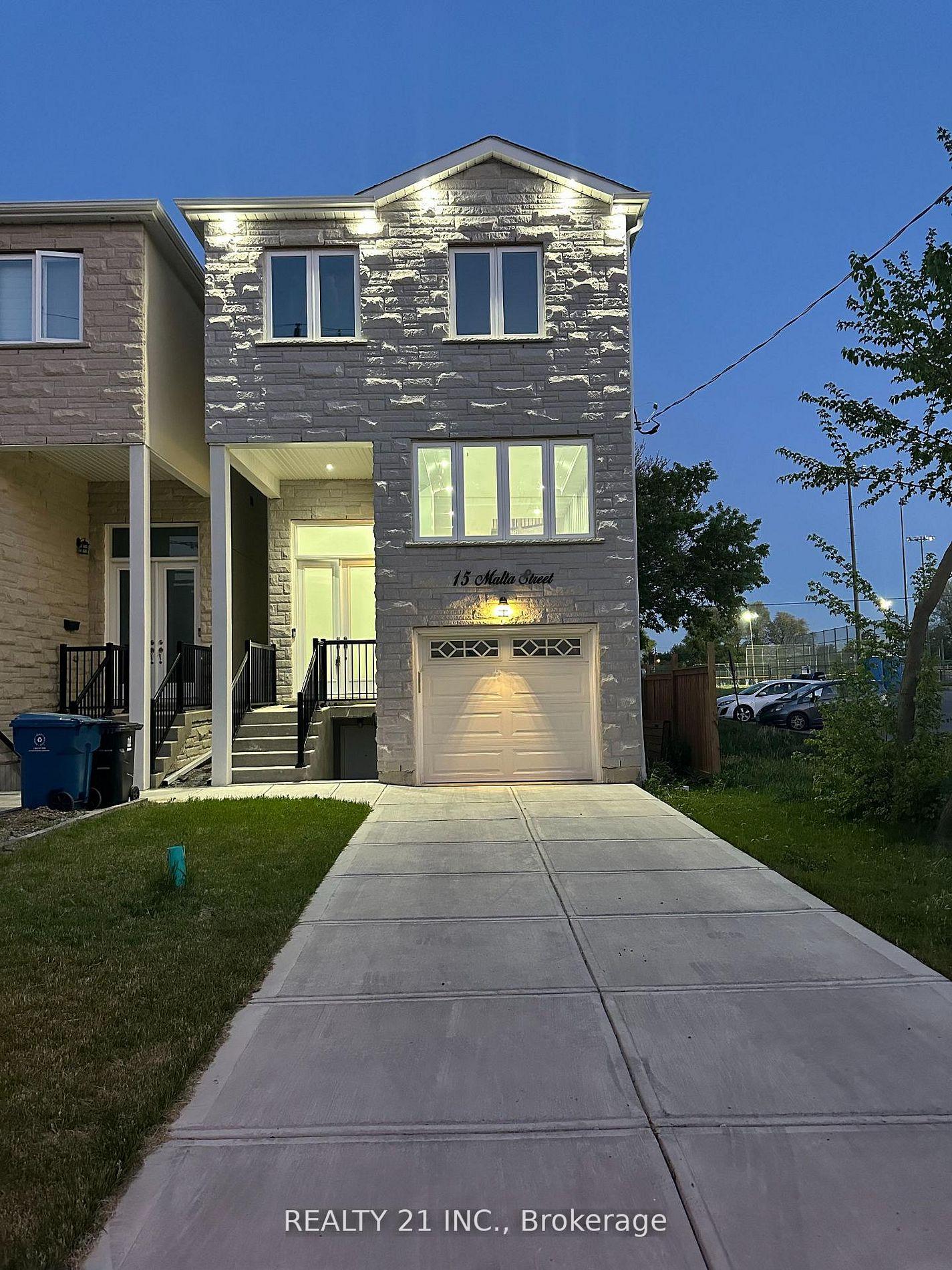 15 Malta Street, Toronto E06, ON M1N 2L2