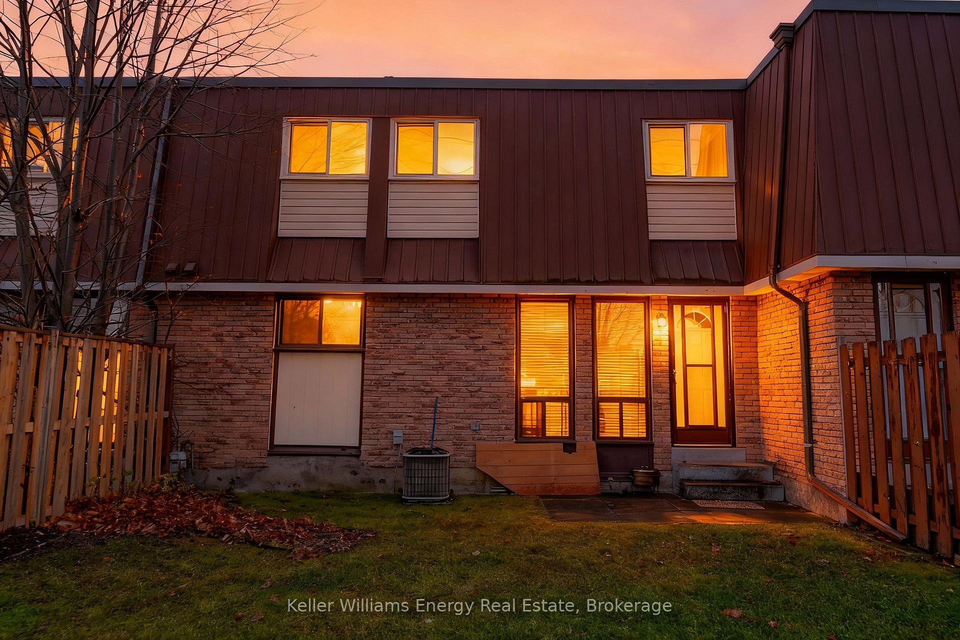 1333 Mary Street N 39, Oshawa, ON L1G 6Z3