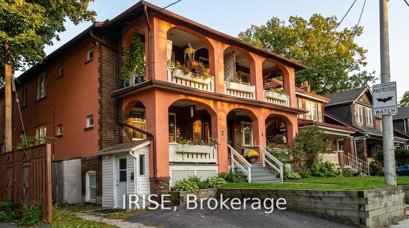 2 Selwood Avenue E, Toronto E02, ON M4E 1B2