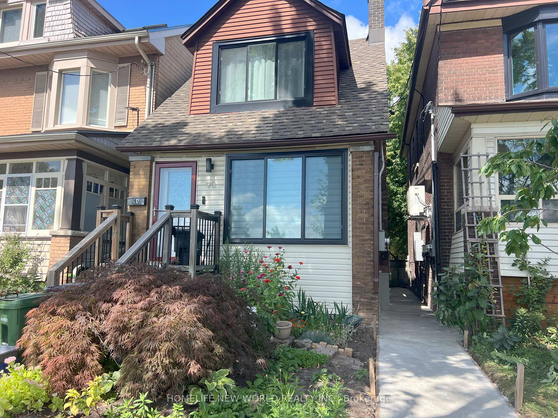 90 Oakvale Avenue Lower, Toronto E01, ON M4J 1J1