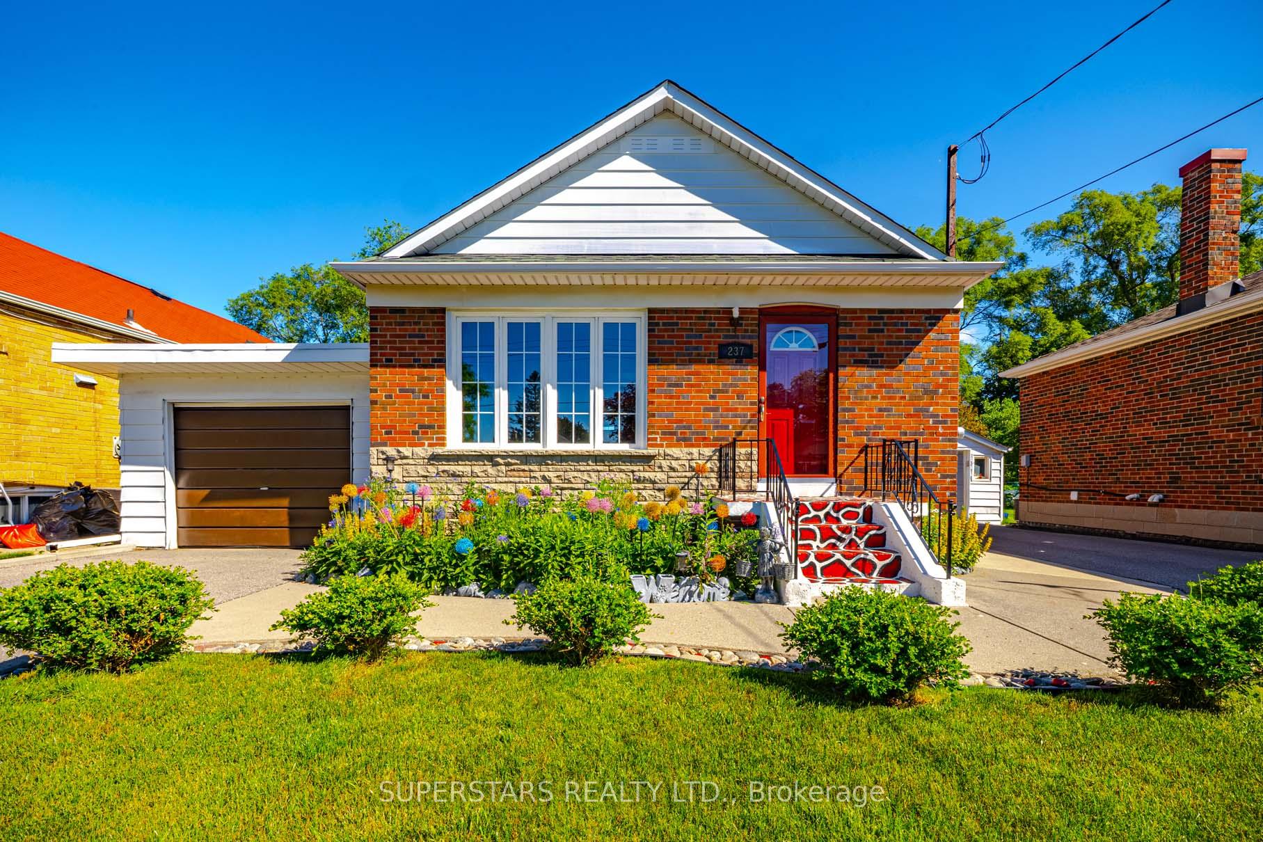 237 Ellington Drive, Toronto E04, ON M1R 3Y2