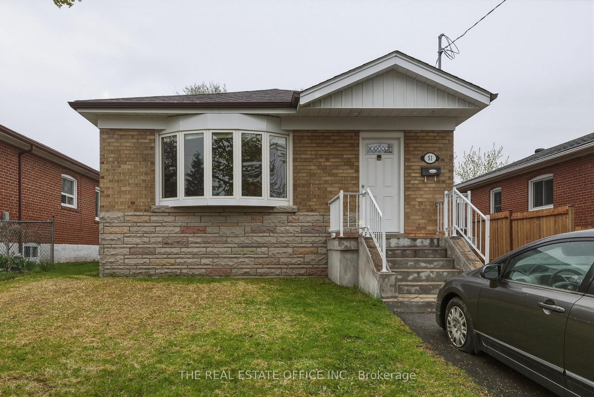 51 Gilroy Drive, Toronto E04, ON M1P 1Z8
