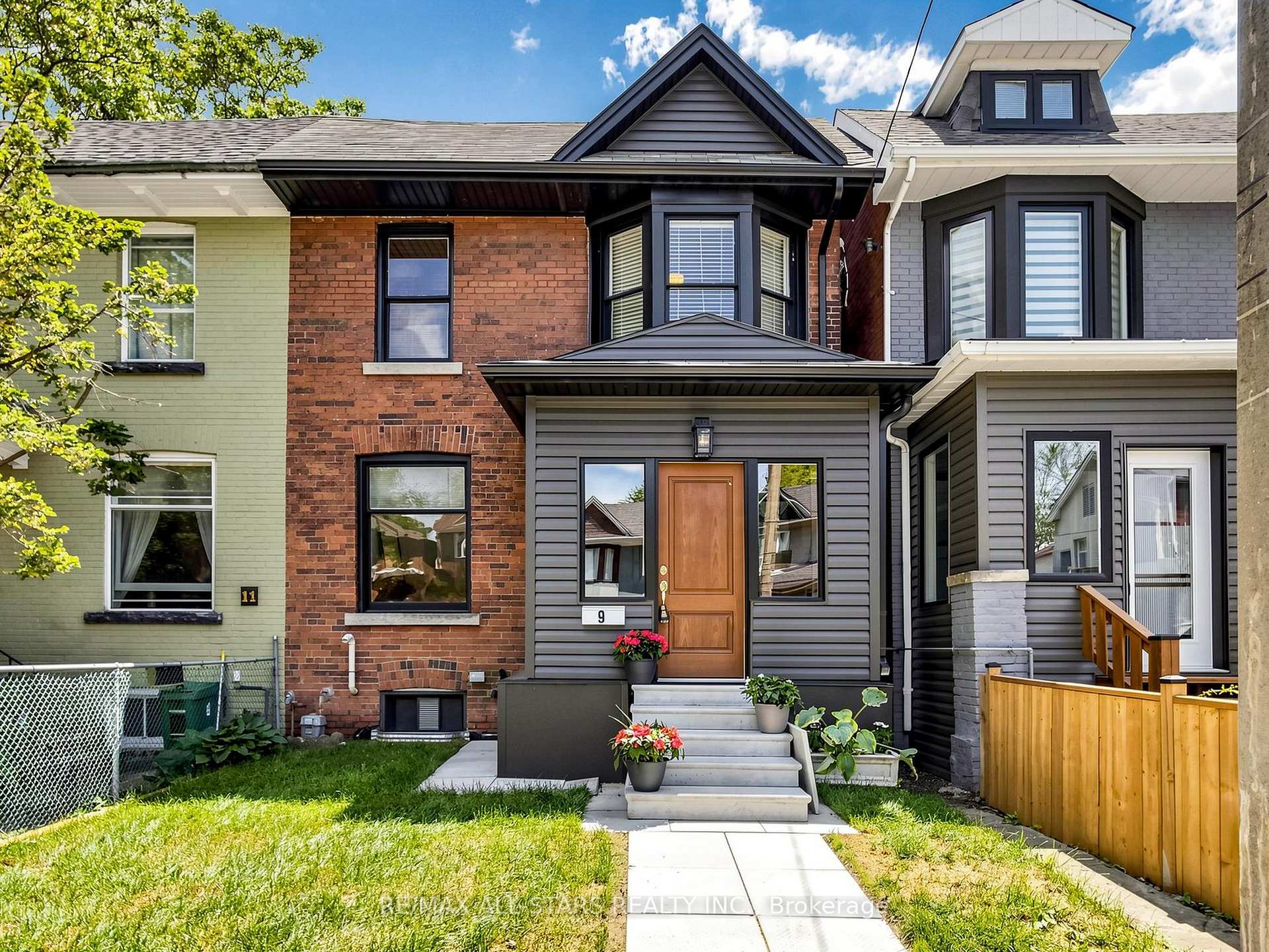 9 Cherry Nook Gardens, Toronto E01, ON M4L 1J5