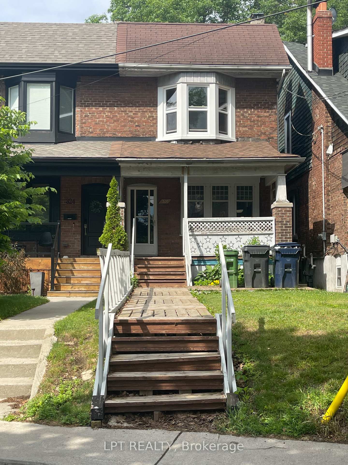 326 Beech Avenue, Toronto E02, ON M4E 3J3