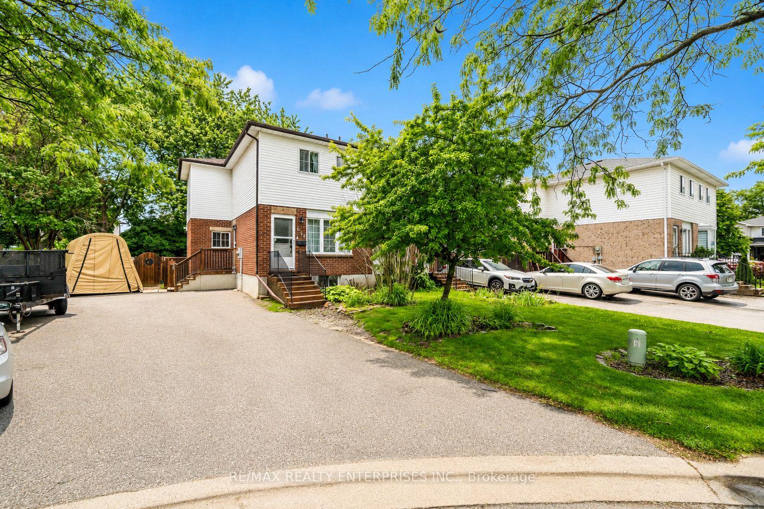 818 Buttonbush Court, Oshawa, ON L1K 2H9