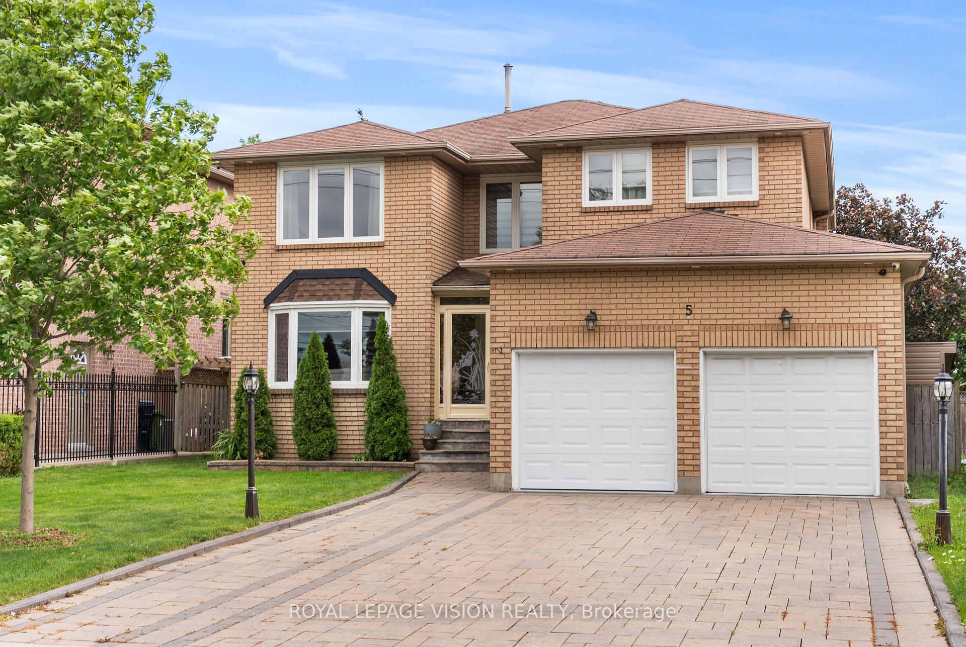 5 Anson Avenue, Toronto E08, ON M1M 1X2