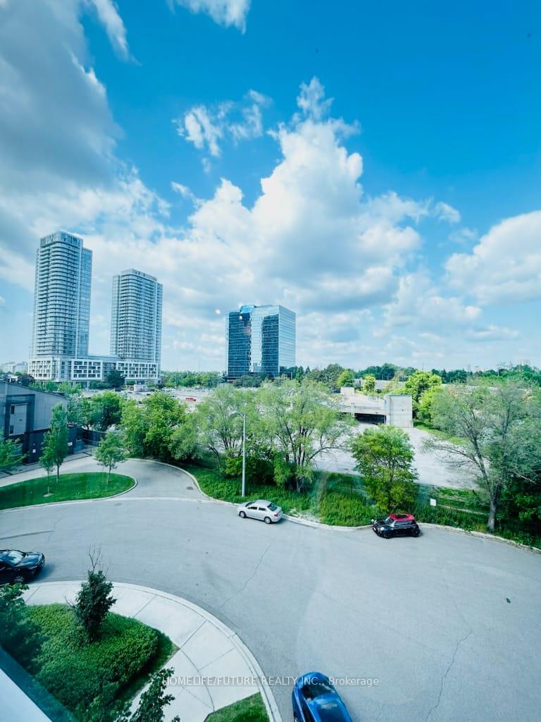 275 Village Green Square 422, Toronto E07, ON M1S 0L8