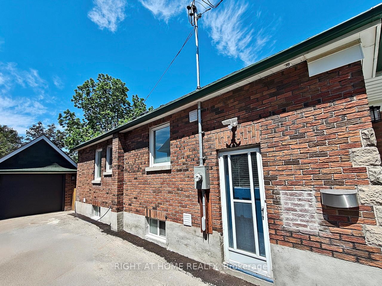 92 Cadillac Avenue S Basement, Oshawa, ON L1H 5Z2