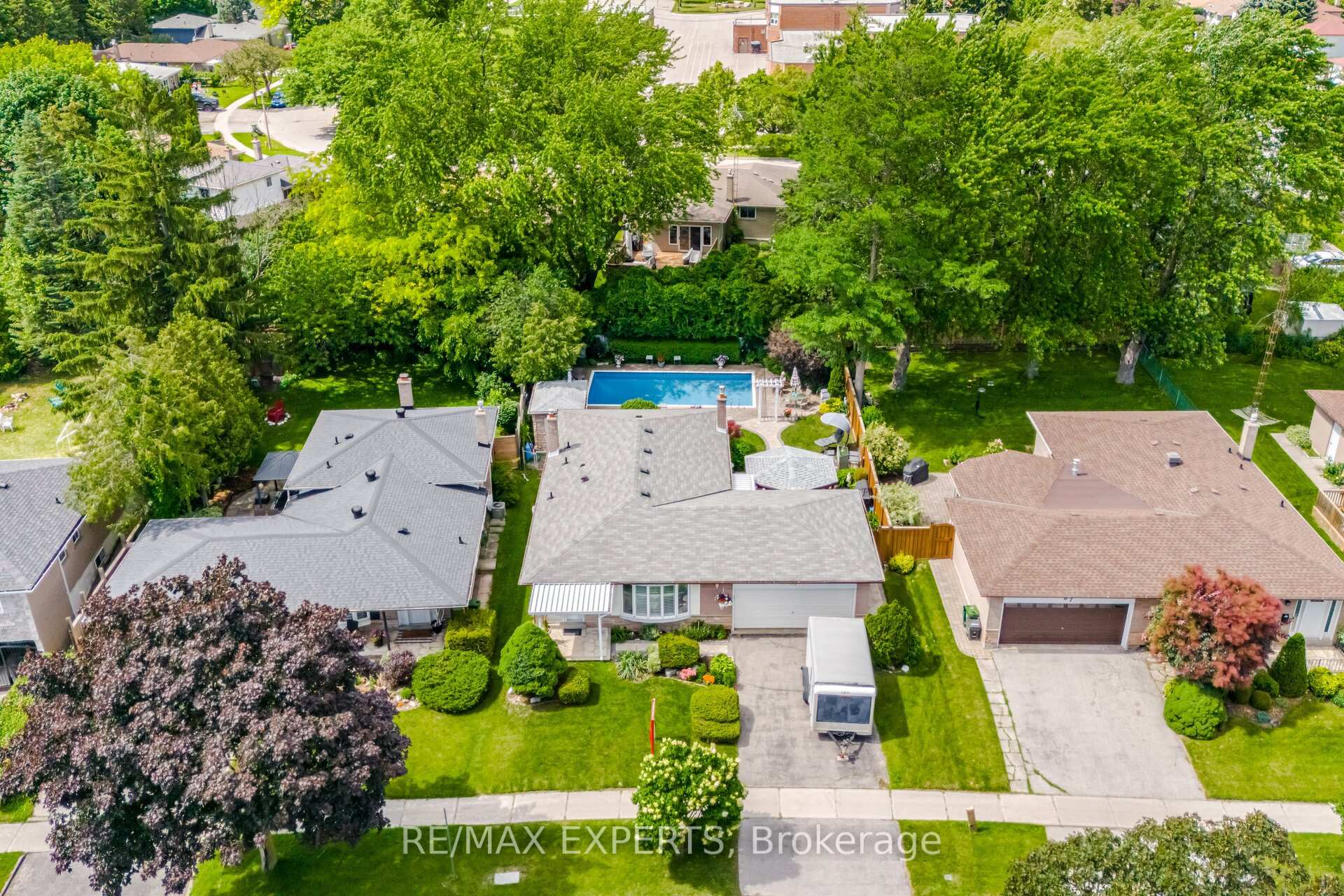 69 Oakmedow Boulevard, Toronto E09, ON M1E 4G6