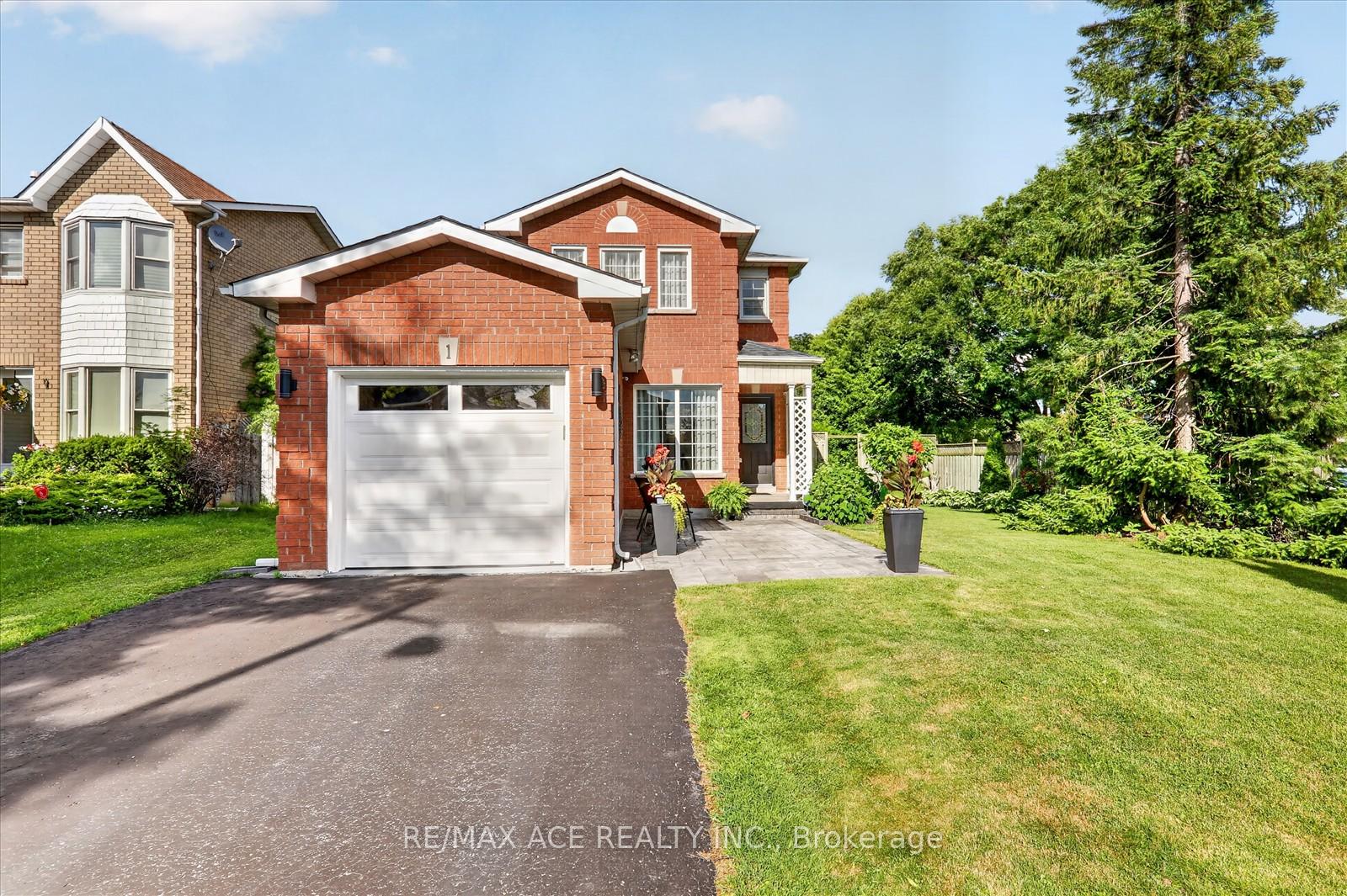 1 Aldcroft Crescent, Clarington, ON L1C 4P2