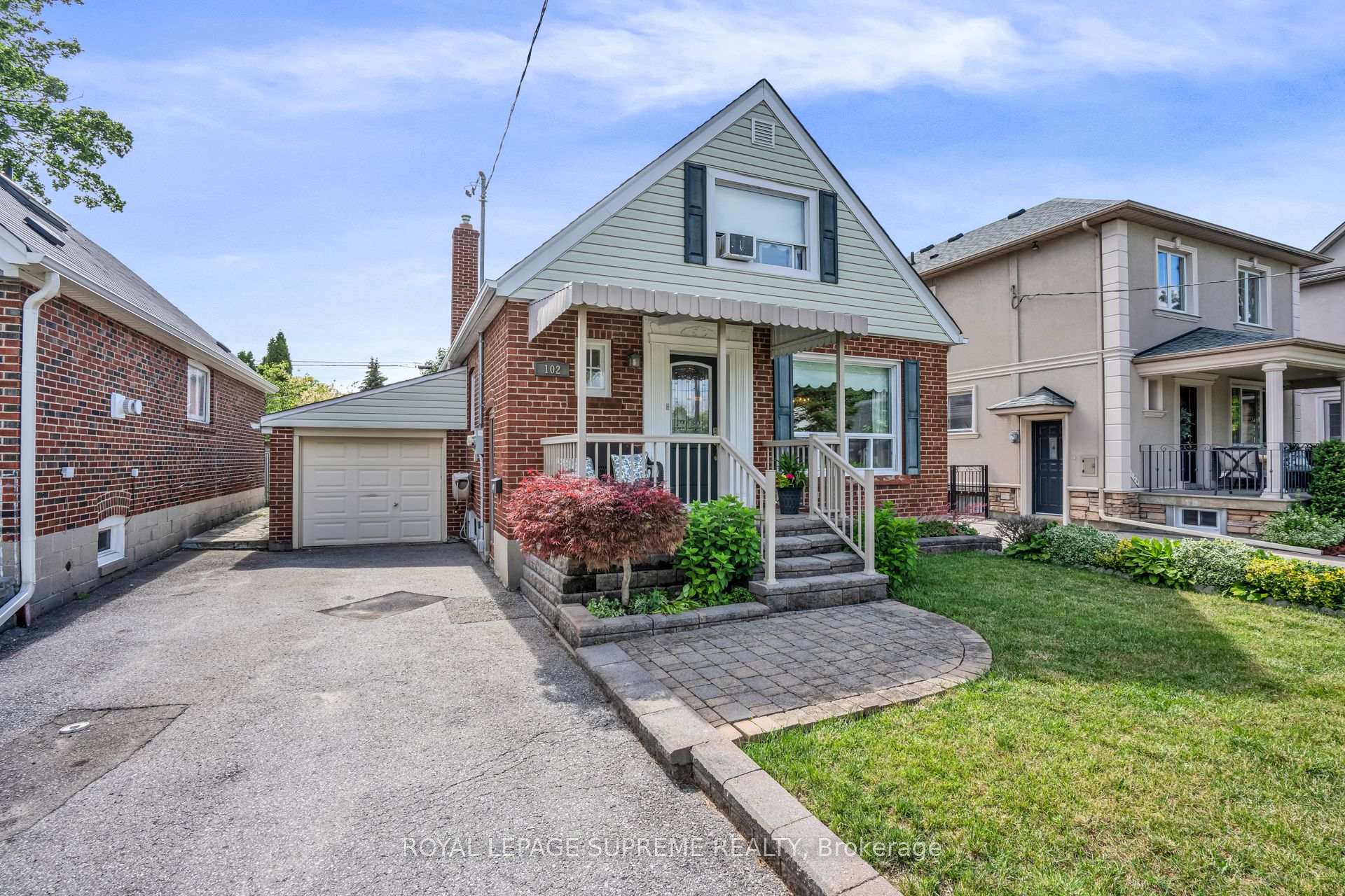 102 Binswood Avenue, Toronto E03, ON M4C 3N9
