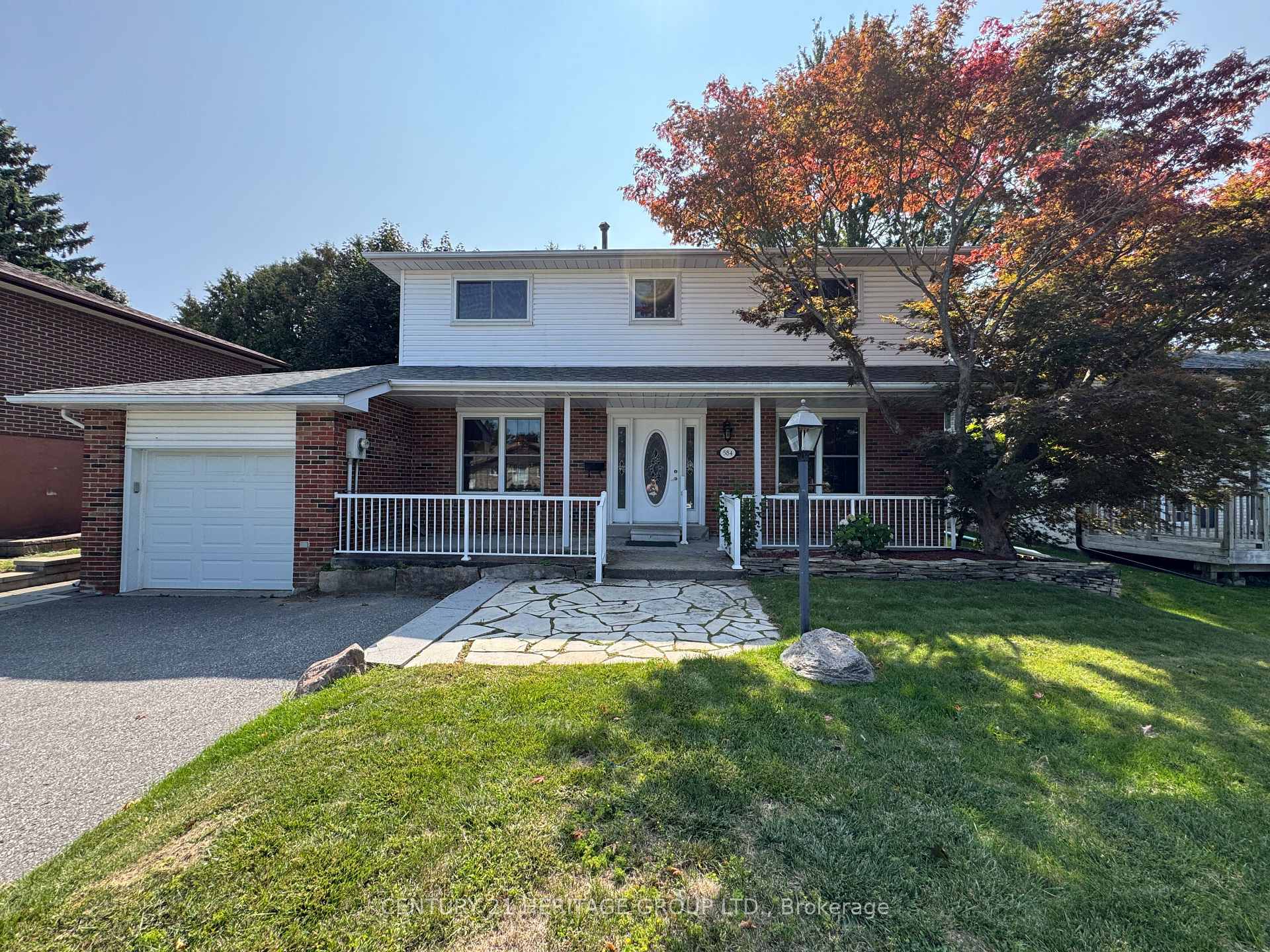 584 Arnhem Drive, Oshawa, ON L1G 2J6