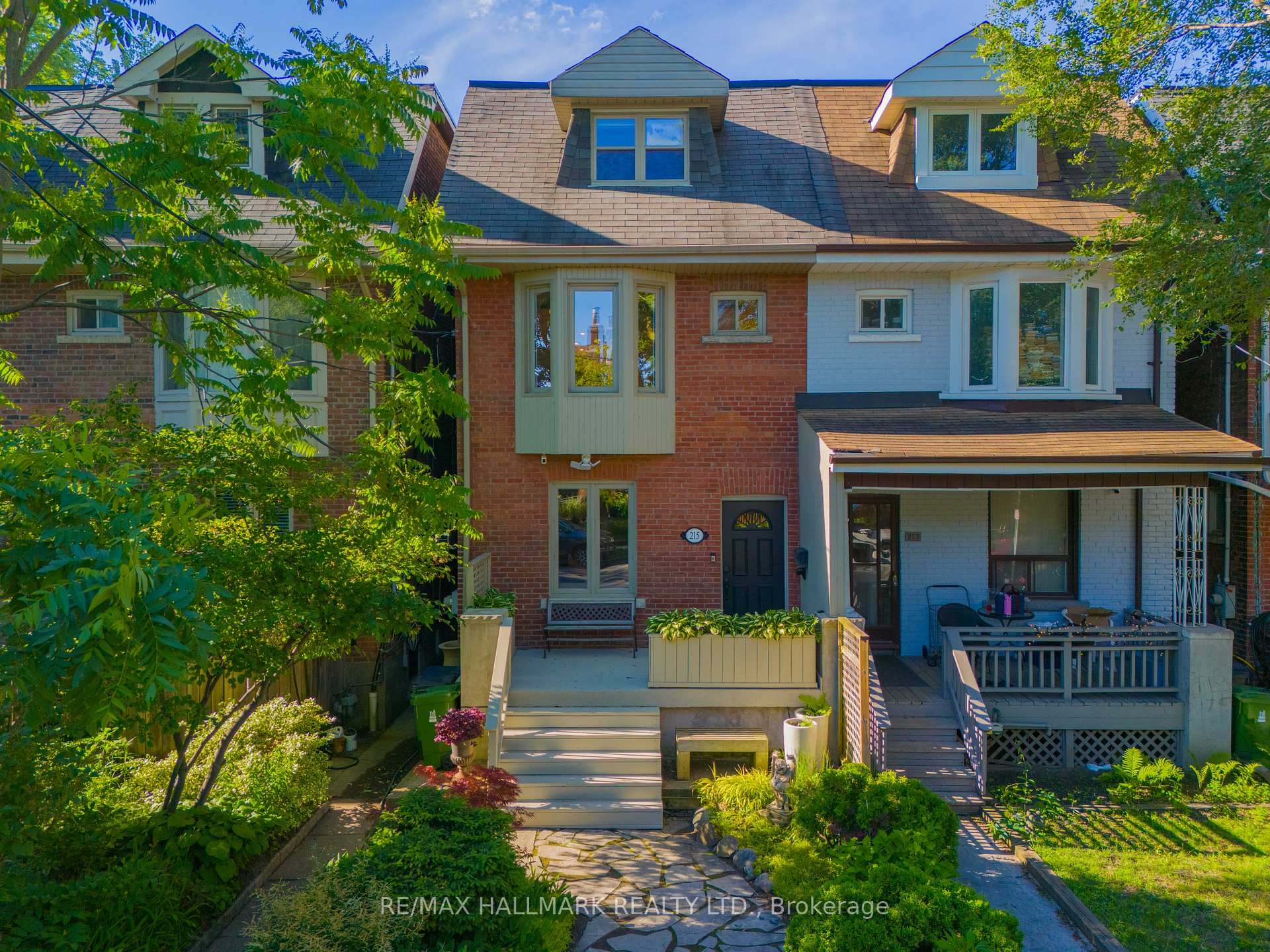215 Fulton Avenue, Toronto E03, ON M4K 1Y4