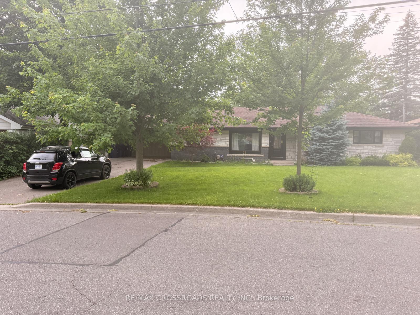 23 Burnview Crescent, Toronto E09, ON M1H 1B4