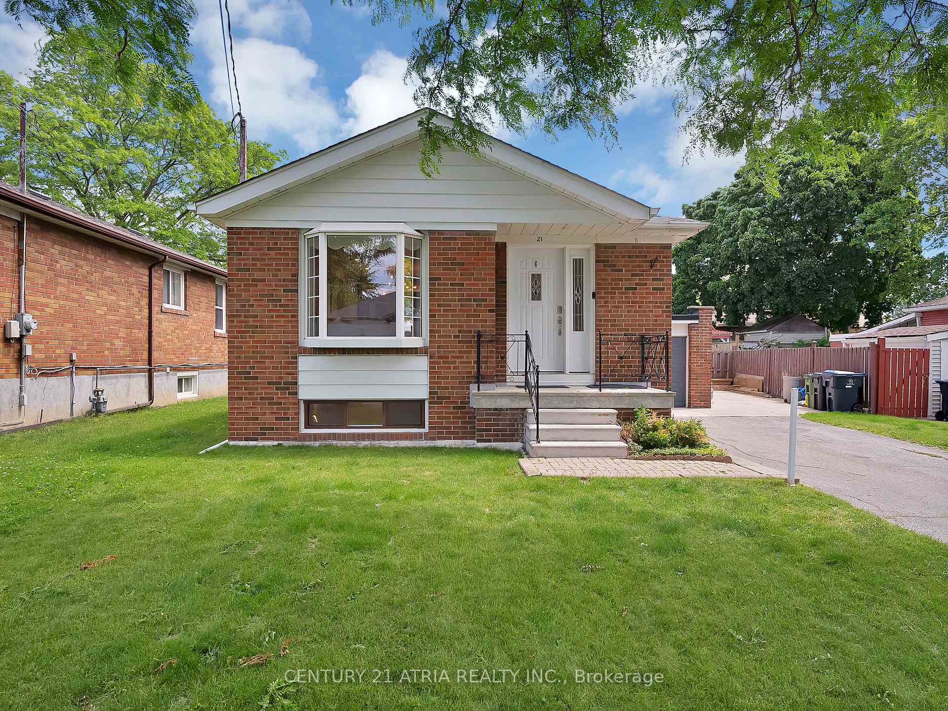 21 Cavehill Crescent, Toronto E04, ON M1R 4P8