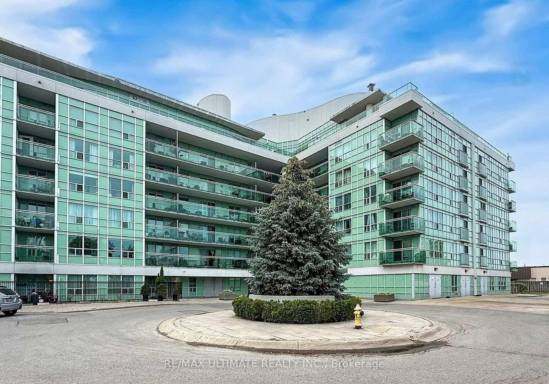 60 Fairfax Crescent 425, Toronto E04, ON M1L 0E1