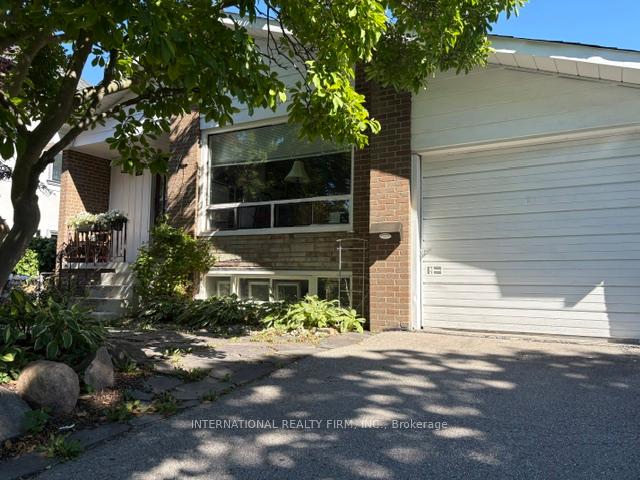 19 Windover Drive, Toronto E09, ON M1G 1P1
