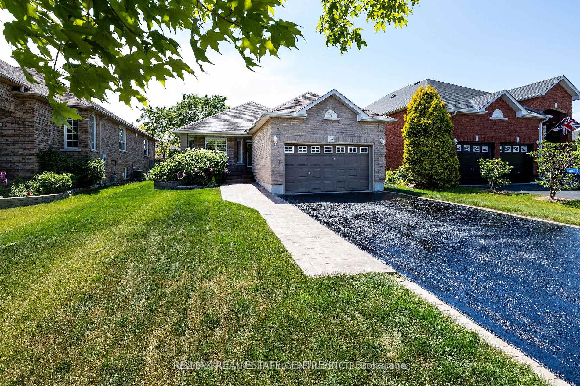 36 Padfield Drive, Clarington, ON L1C 5E7