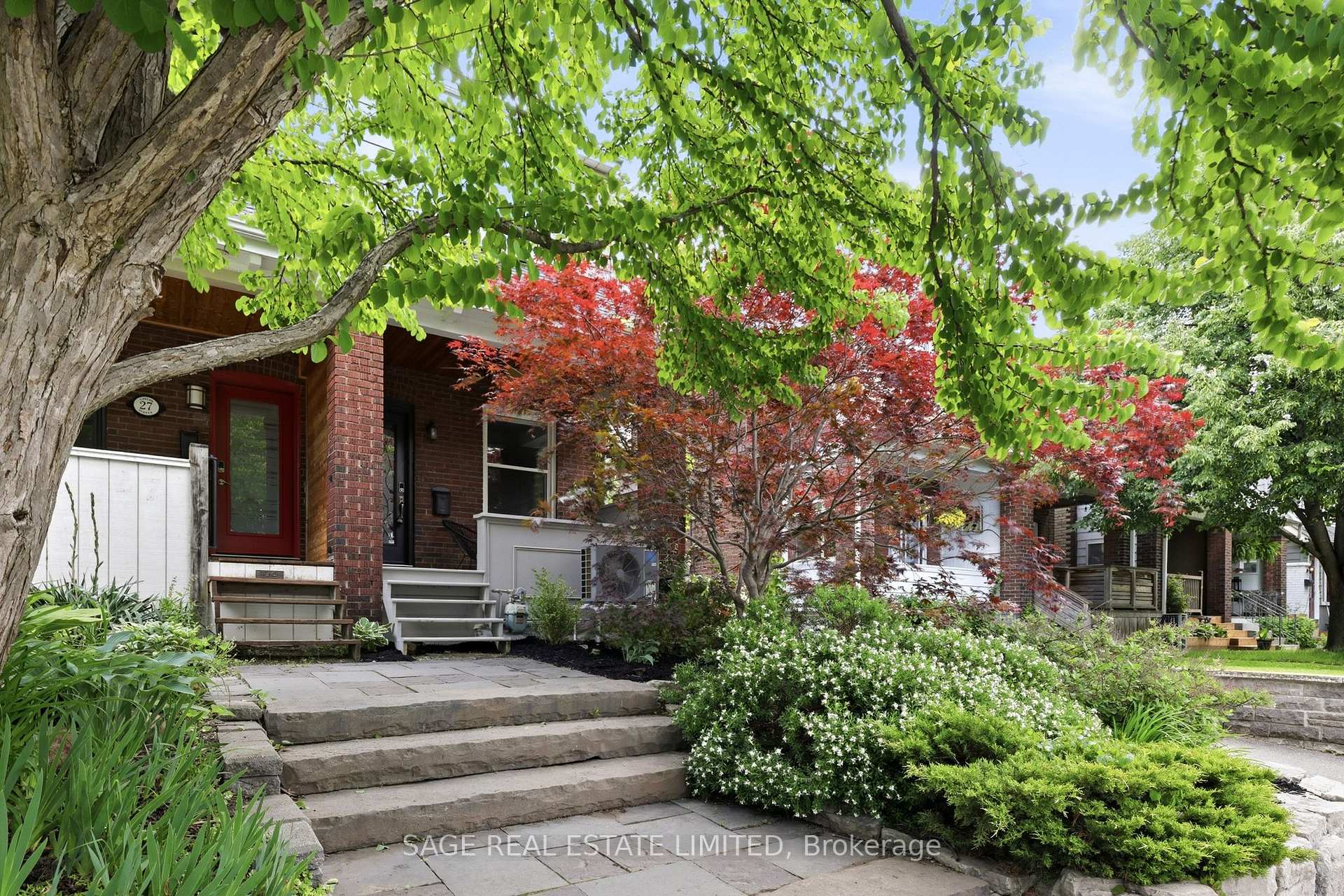 25 Lawlor Avenue, Toronto E02, ON M4E 3L8