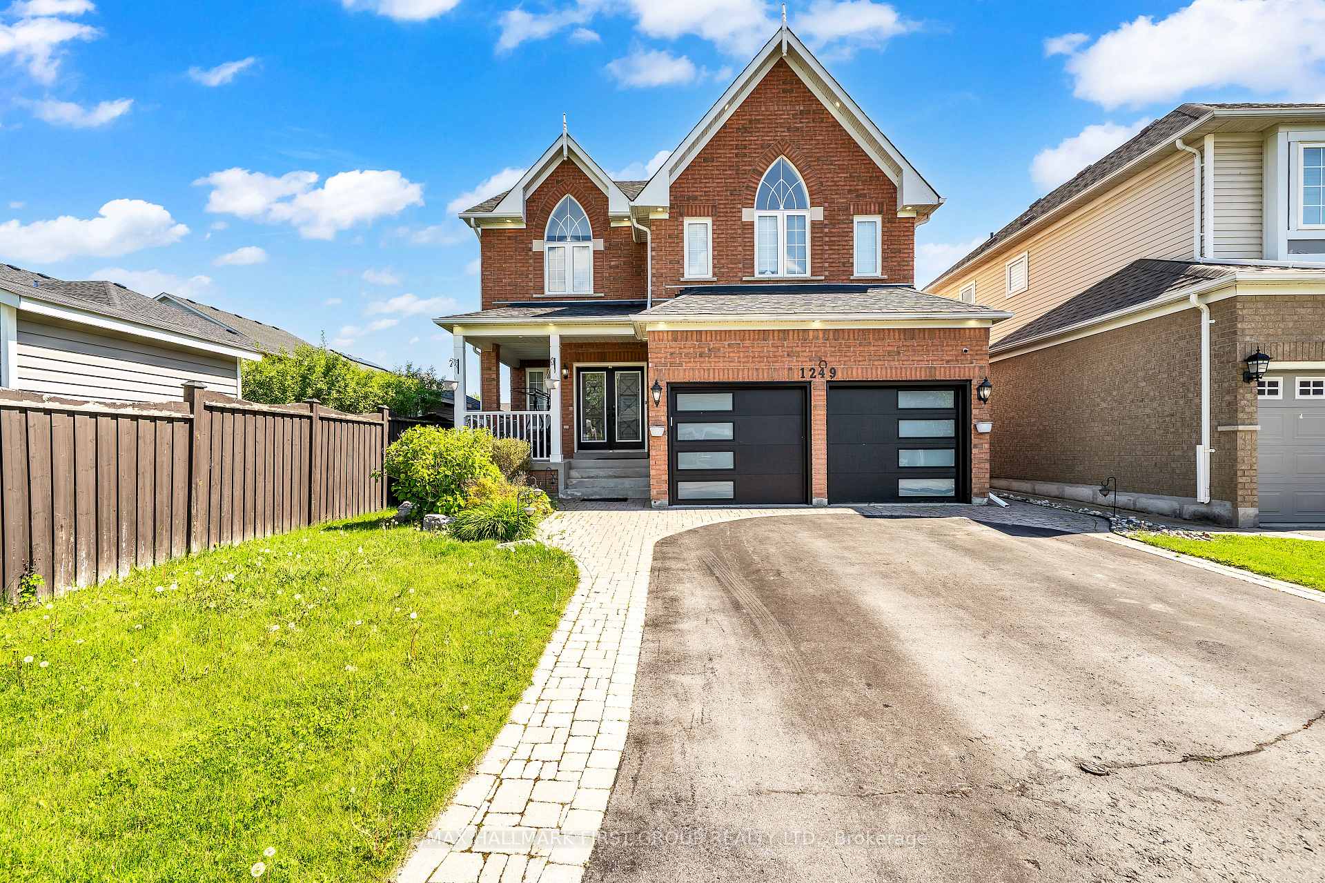 1249 Leacock Court, Oshawa, ON L1K 2R3