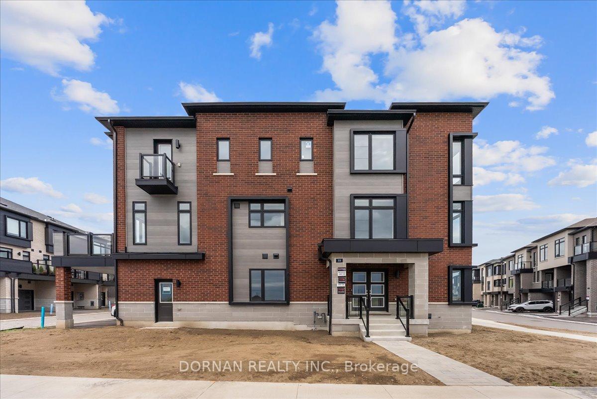 33 Pluto Way, Whitby, ON L1M 0M7
