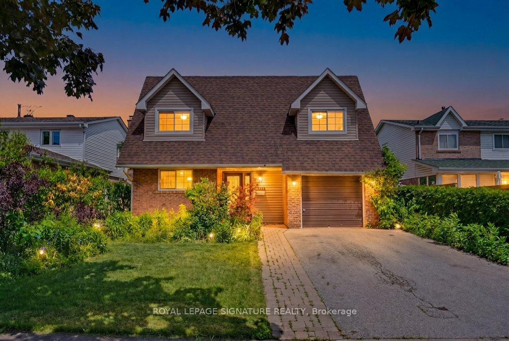1580 Alwin Circle, Pickering, ON L1V 2W2