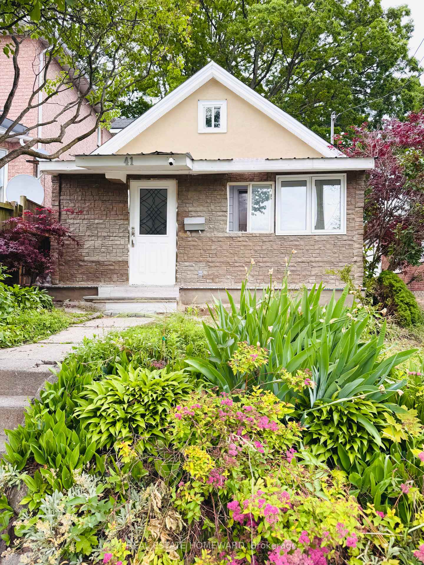 41 Patterson Avenue, Toronto E06, ON M1L 3Y1