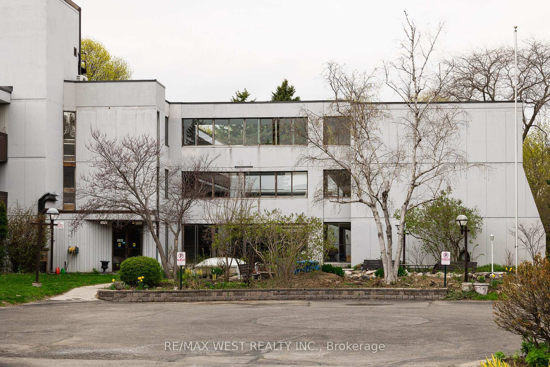 50 Old Kingston Road 1-202, Toronto E10, ON M1E 4Y1