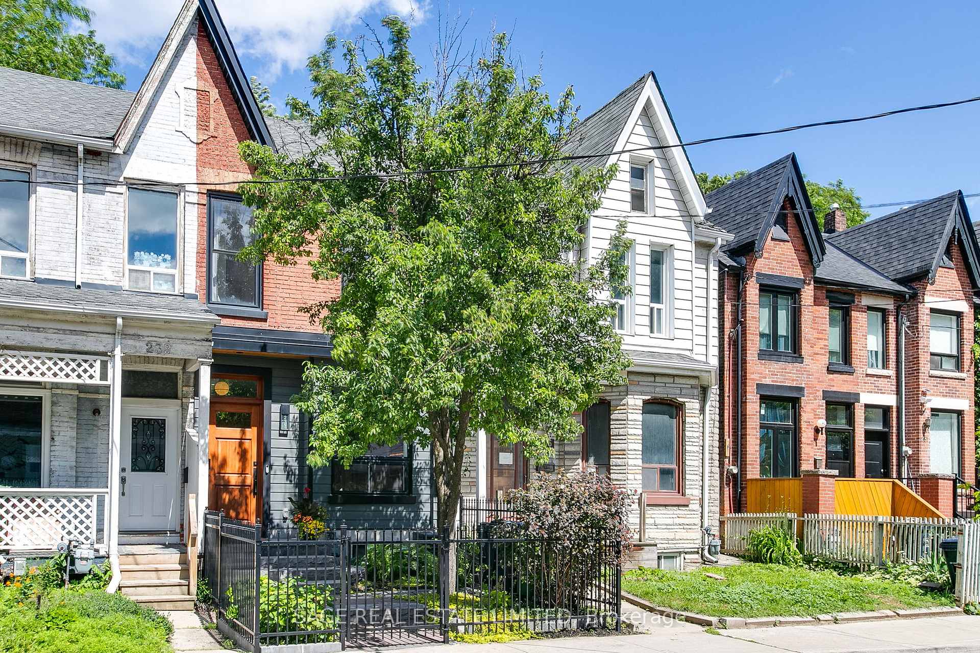 237 Logan Avenue, Toronto E01, ON M4M 2N2