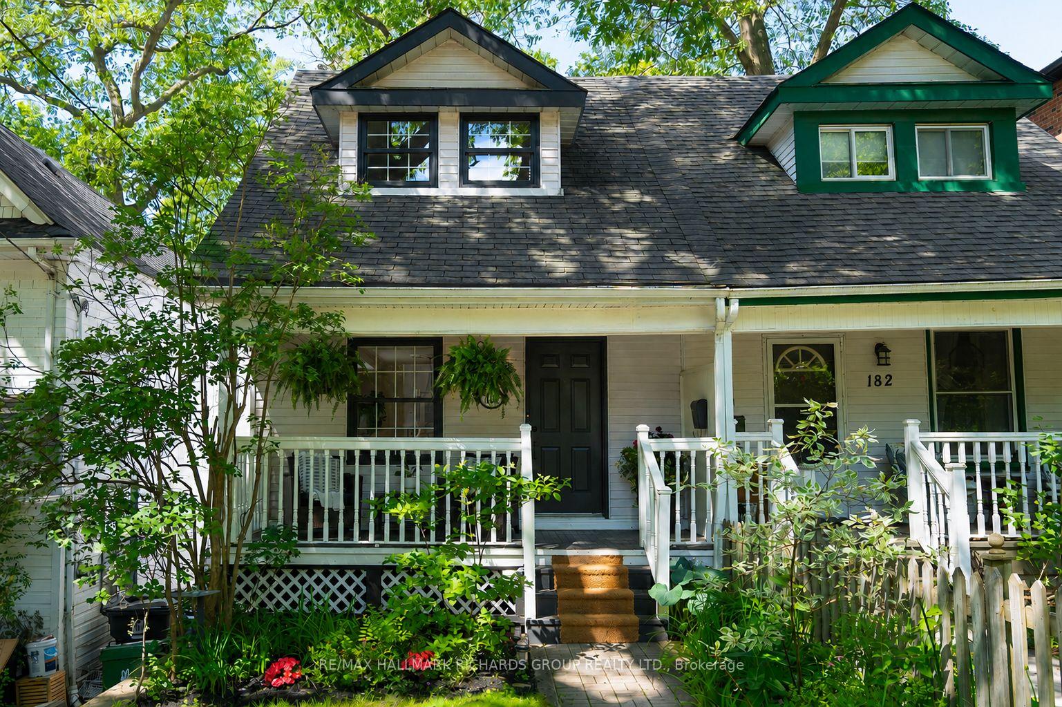 180 Willow Avenue, Toronto E02, ON M4E 3K5