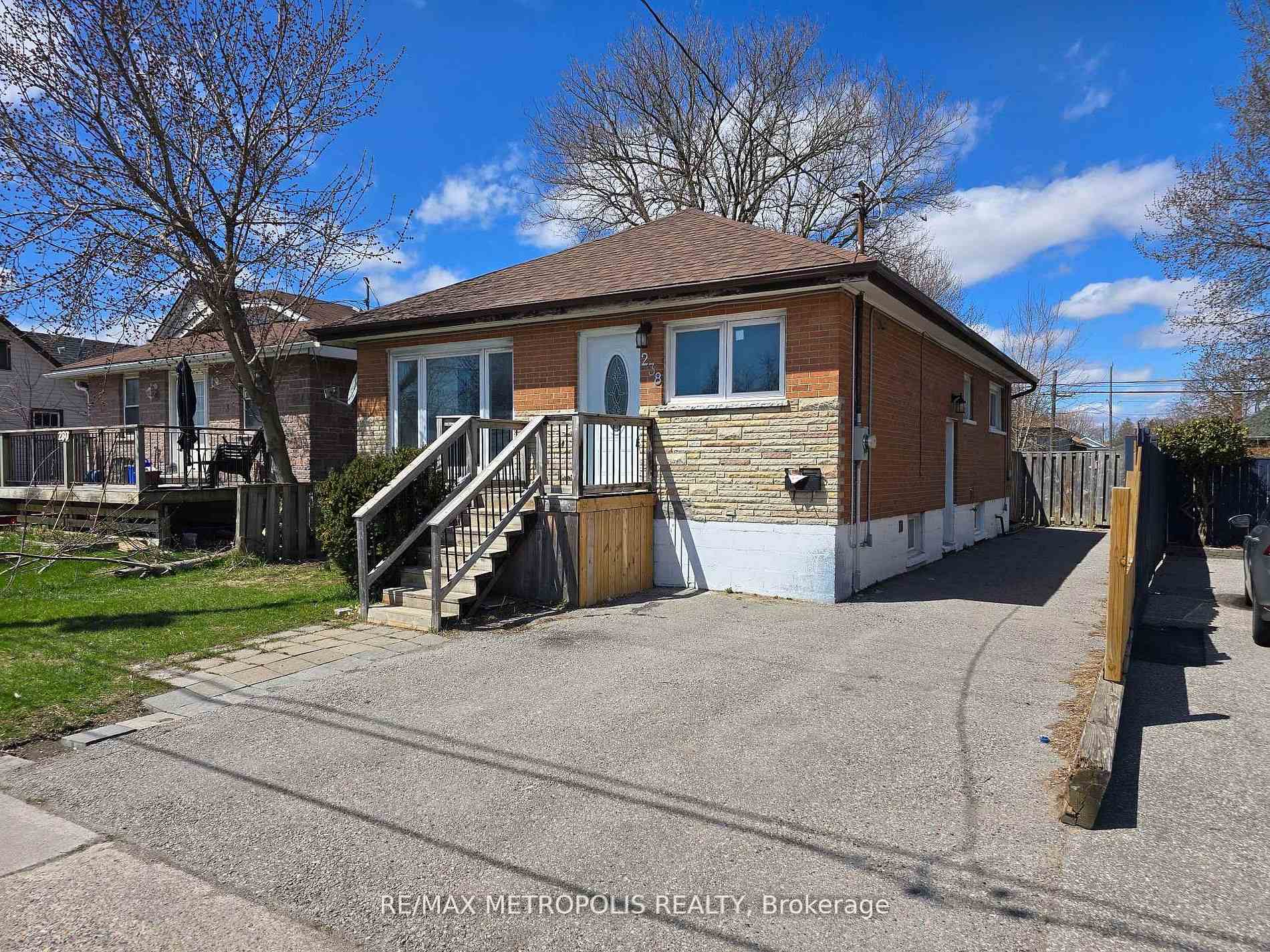 238 Toronto Avenue, Oshawa, ON L1H 3C1