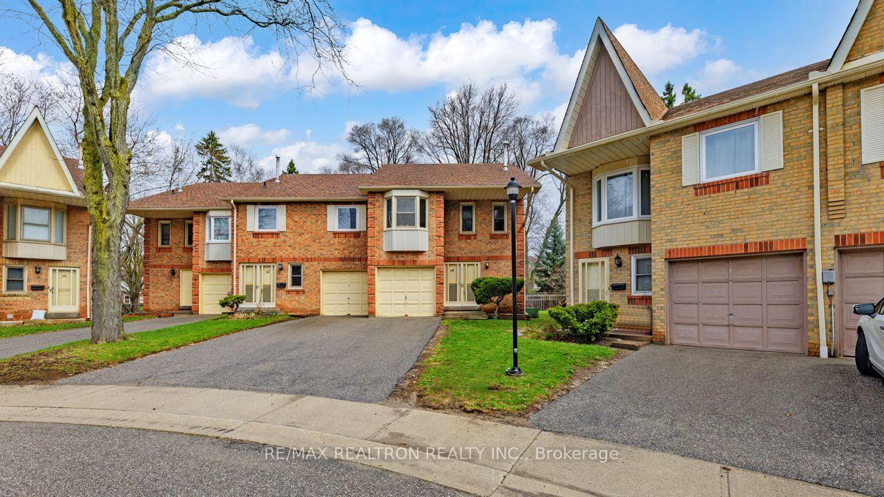 25 Cardwell Avenue 24, Toronto E07, ON M1S 4Y7