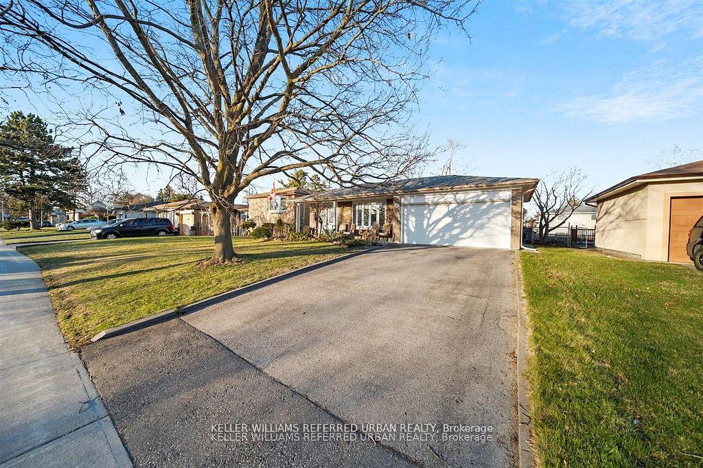181 Centennial Road Lower, Toronto E10, ON M1C 2A1