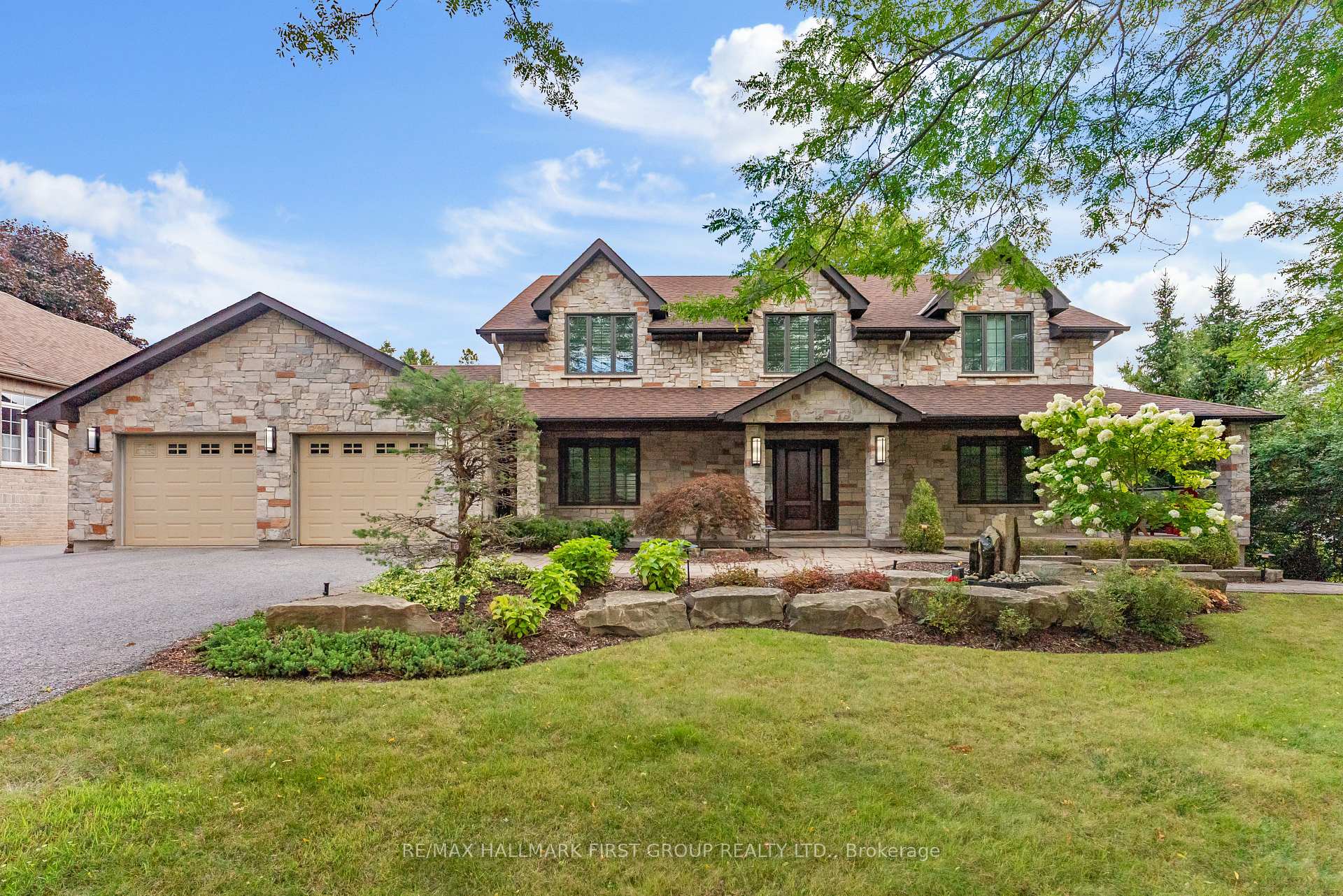 465 Rougemount Drive, Pickering, ON L1W 2B8