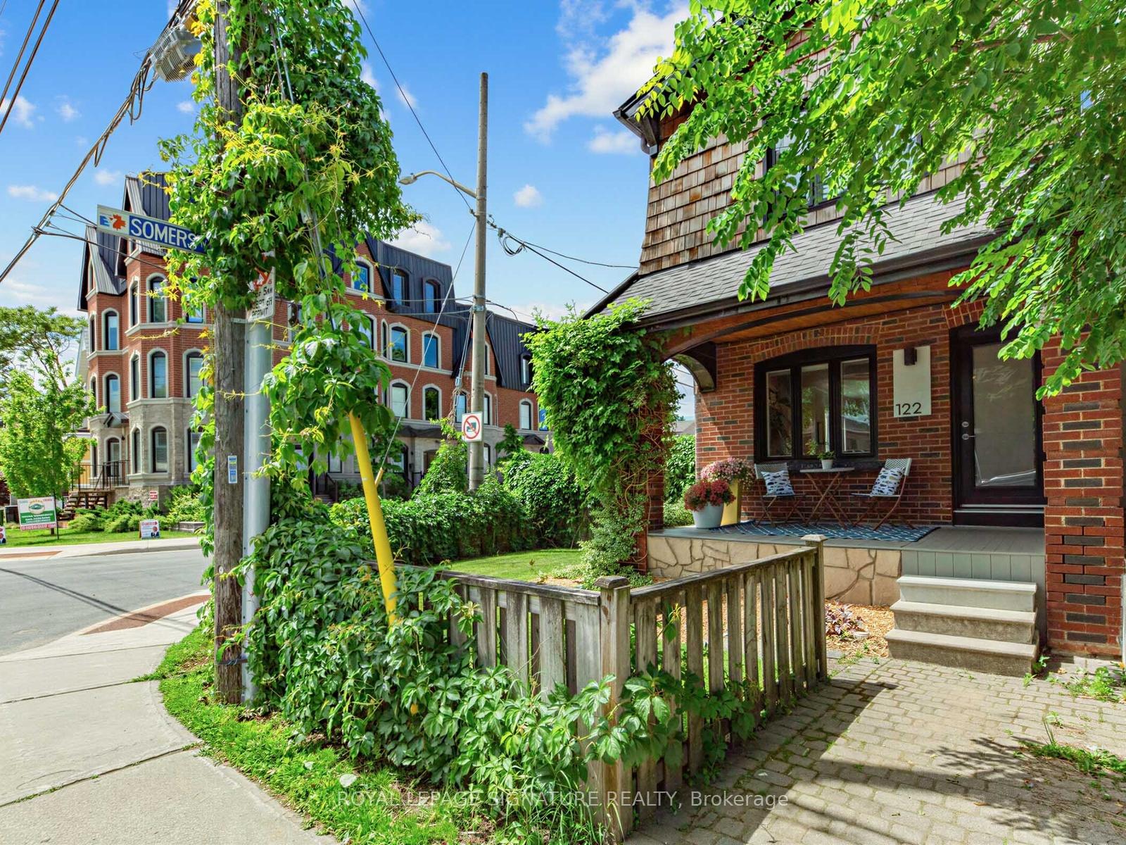 122 Donlands Avenue, Toronto E03, ON M4J 3P6