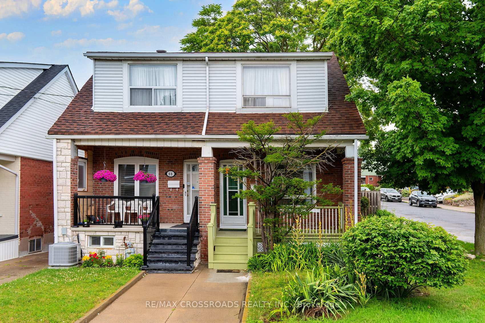 90 Milverton Boulevard, Toronto E03, ON M4J 1T8