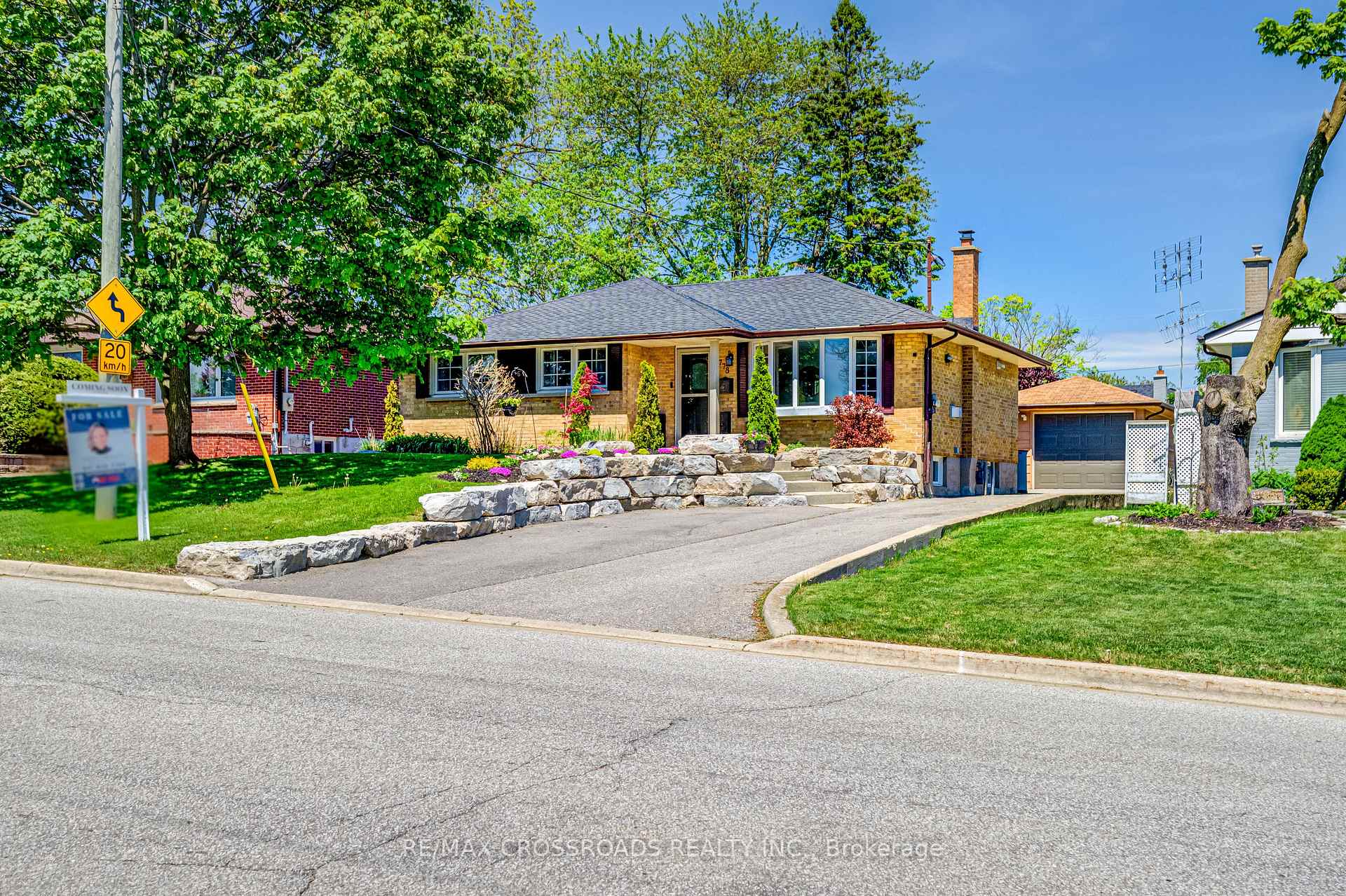 778 Tennyson Avenue, Oshawa, ON L1H 3K6
