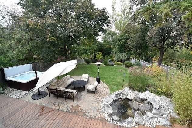 105 Parkview Hill Crescent, Toronto E03, ON M4B 1R5