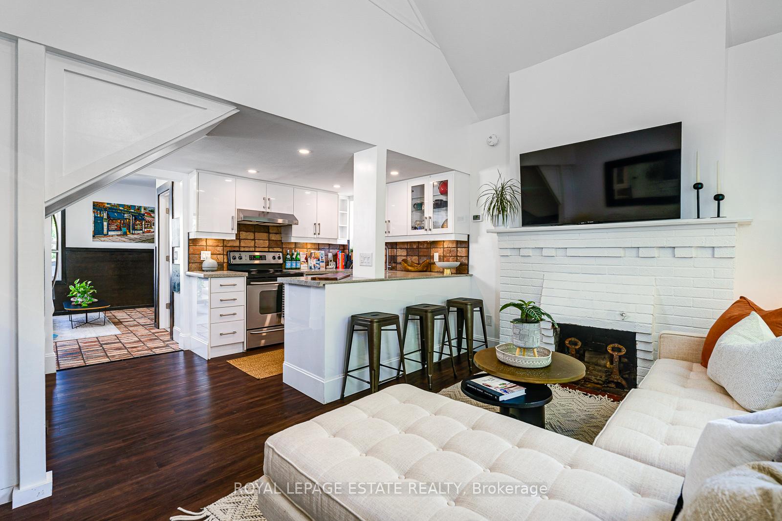 215 Pickering Street, Toronto E02, ON M4E 3J9