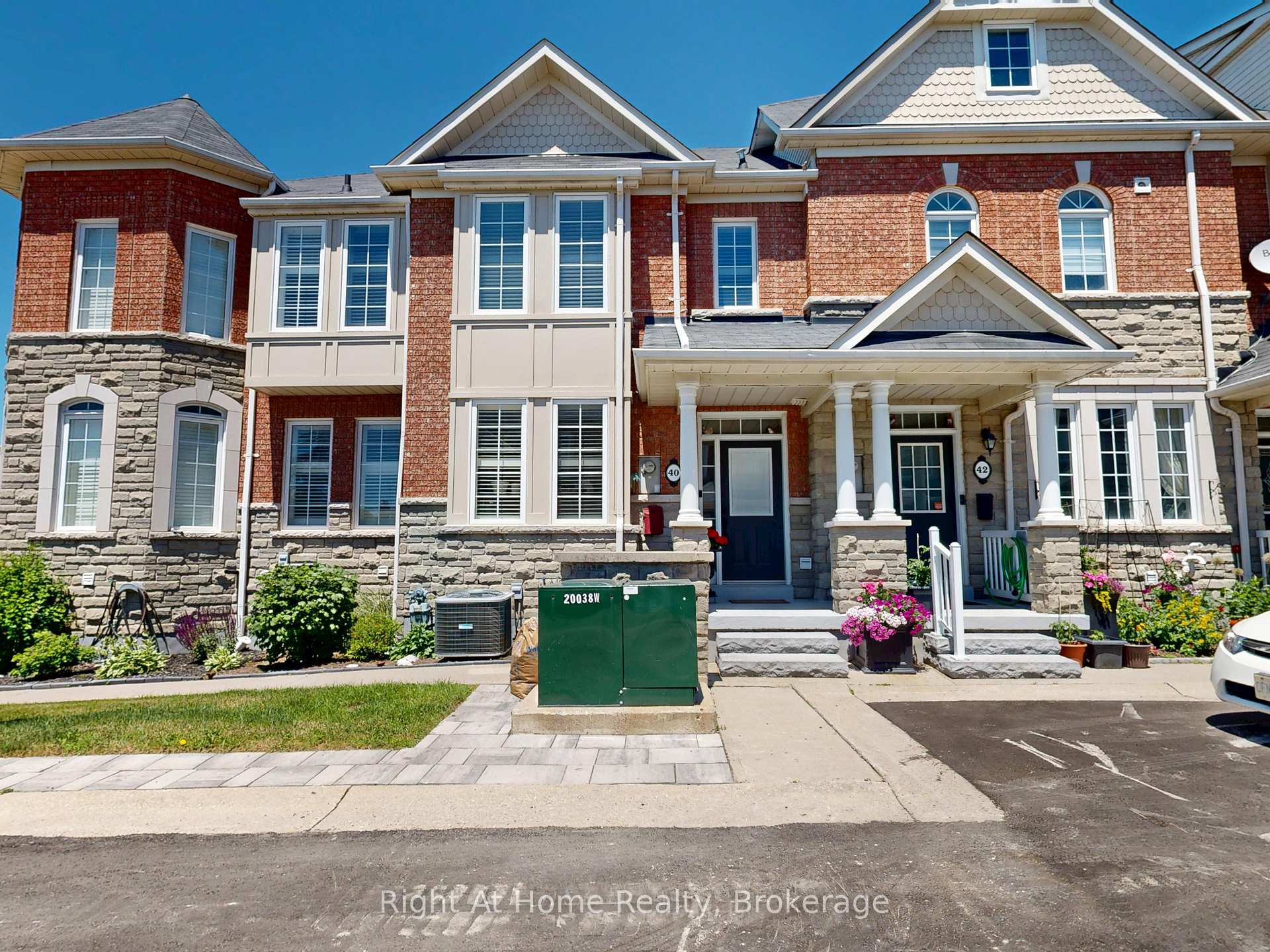 40 Torr Lane, Ajax, ON L1S 7M9