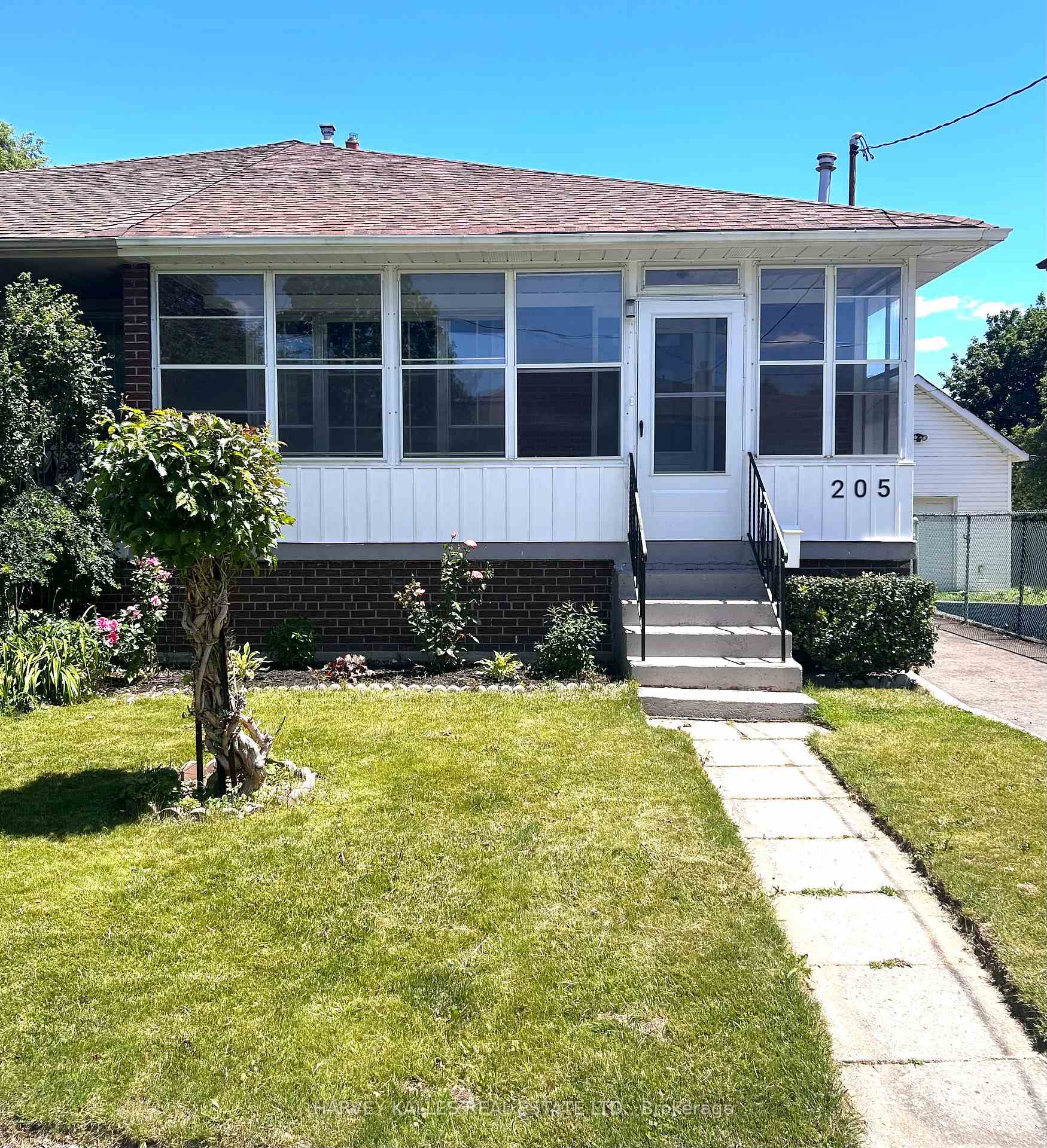 205 Vauxhall Drive, Toronto E04, ON M1P 1R6