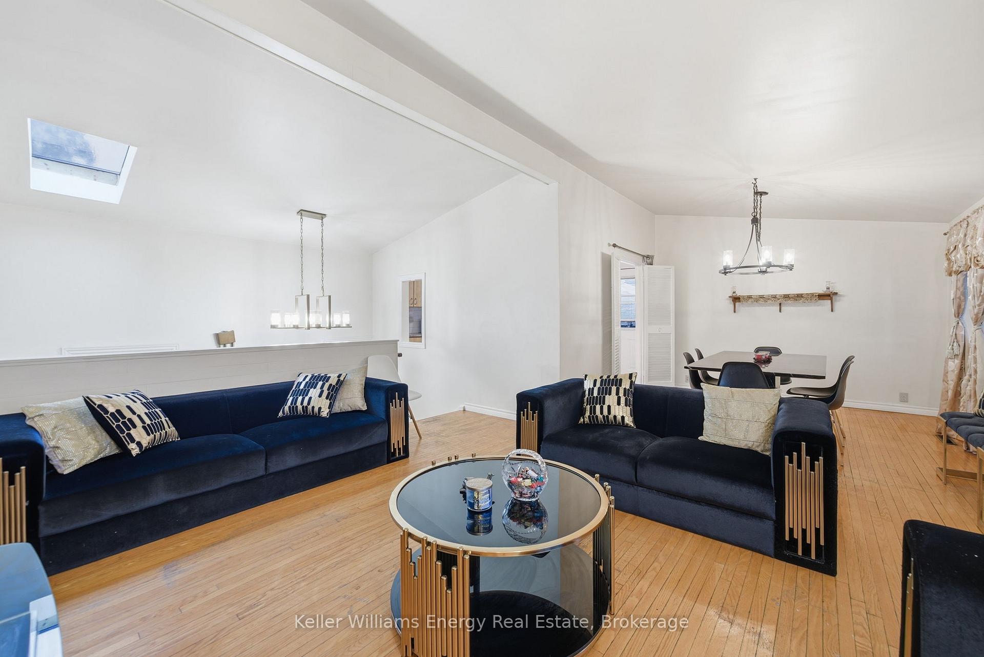 42 Oakley Boulevard, Toronto E09, ON M1P 3P4
