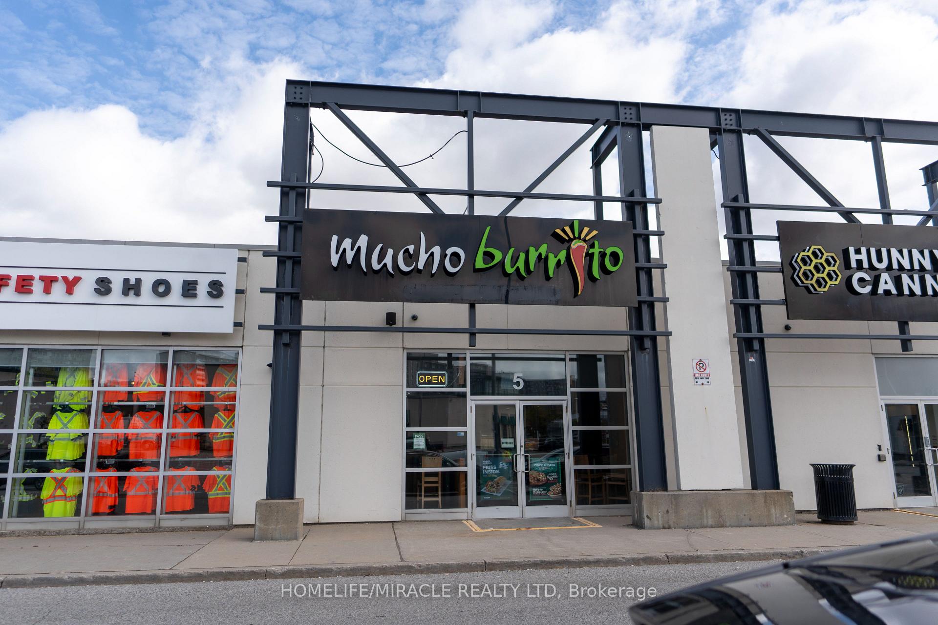 26 William Kitchen Road G-5, Toronto E04, ON M1P 5B7