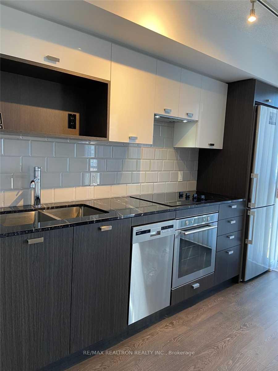 275 Village Green Square 817, Toronto E07, ON M1S 0L8