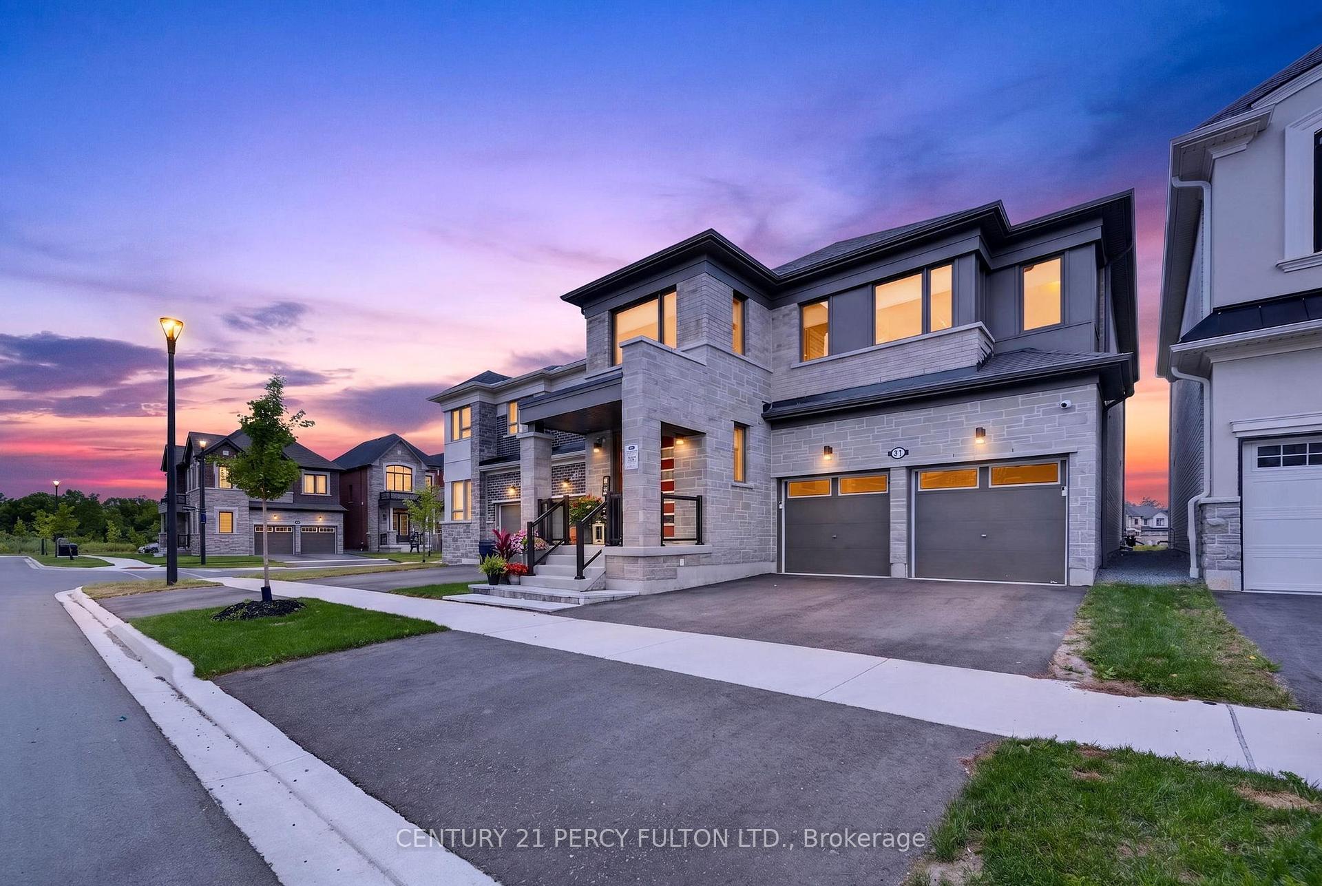 1477 Mockingbird Square, Pickering, ON L1X 0N8