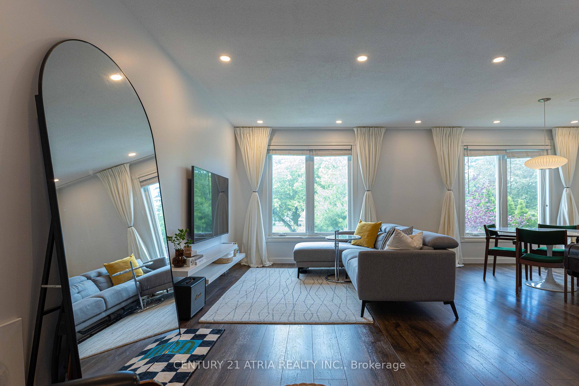 87 Winstanly Crescent, Toronto E11, ON M1B 1N3