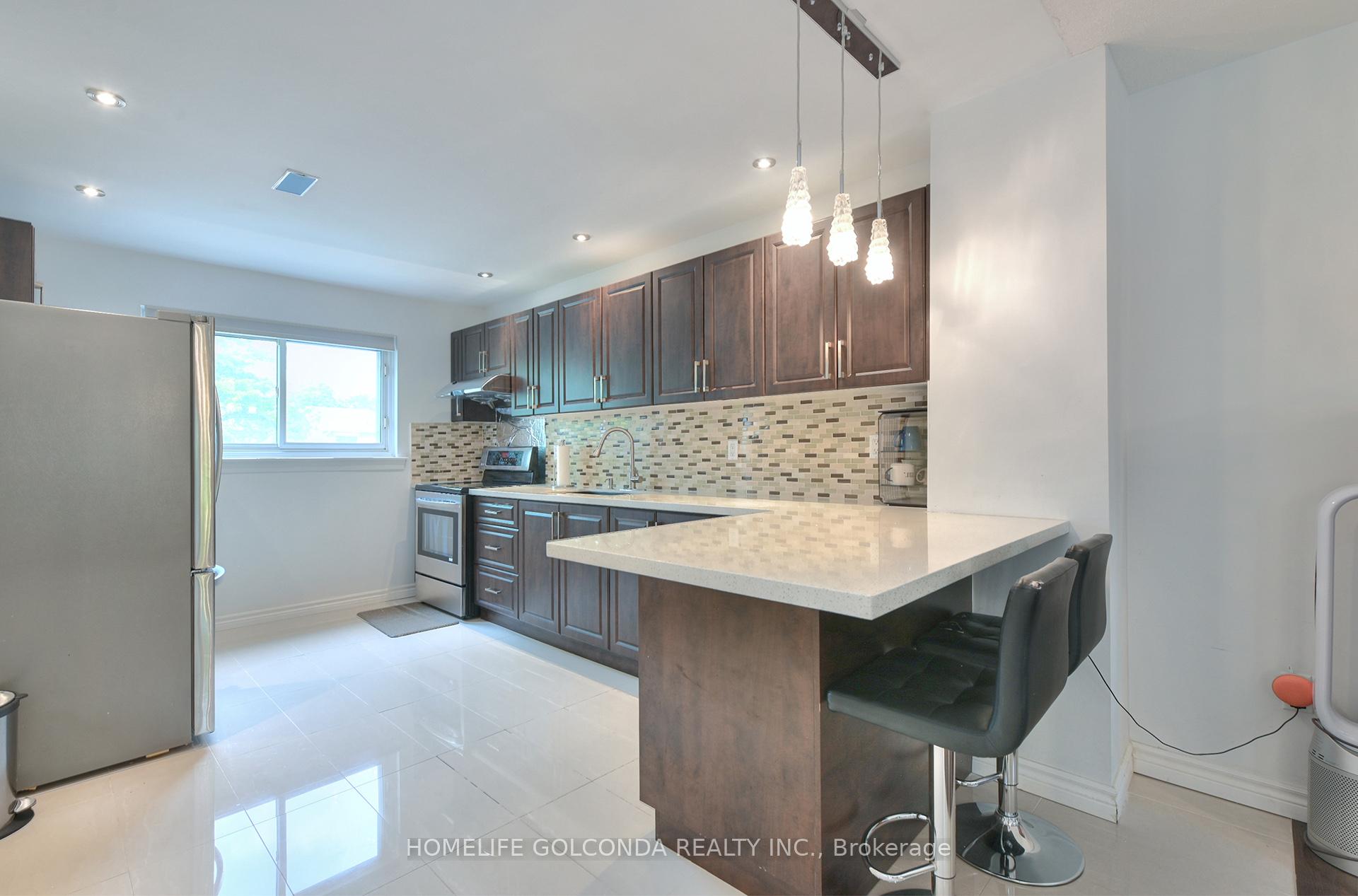 8 Glen Springs Drive, Toronto E05 — photo 2 of 5